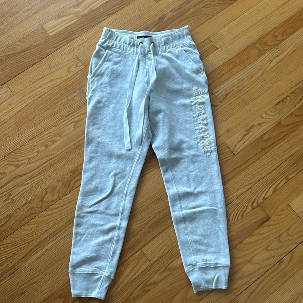 Women’s Abercrombie and Fitch Fleece Sweatpants Size Small